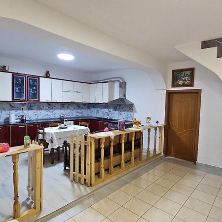 Maria Guest House Përmet Esterno foto